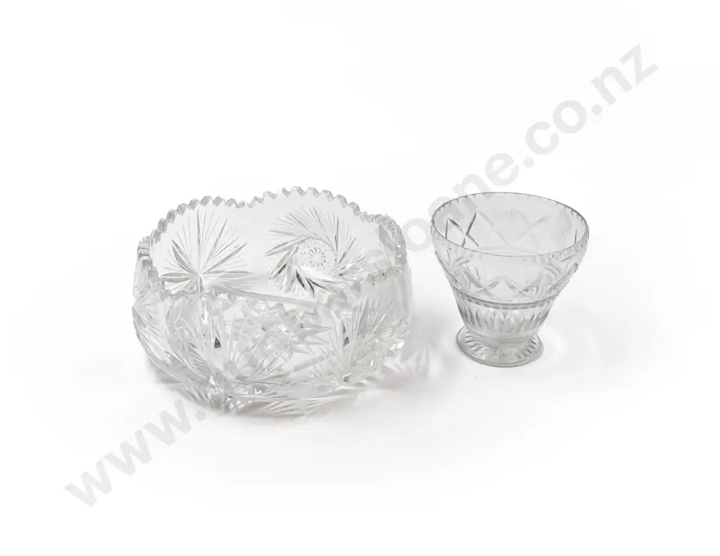 Cut Crystal Fruit Bowl together with Vase Image 1++