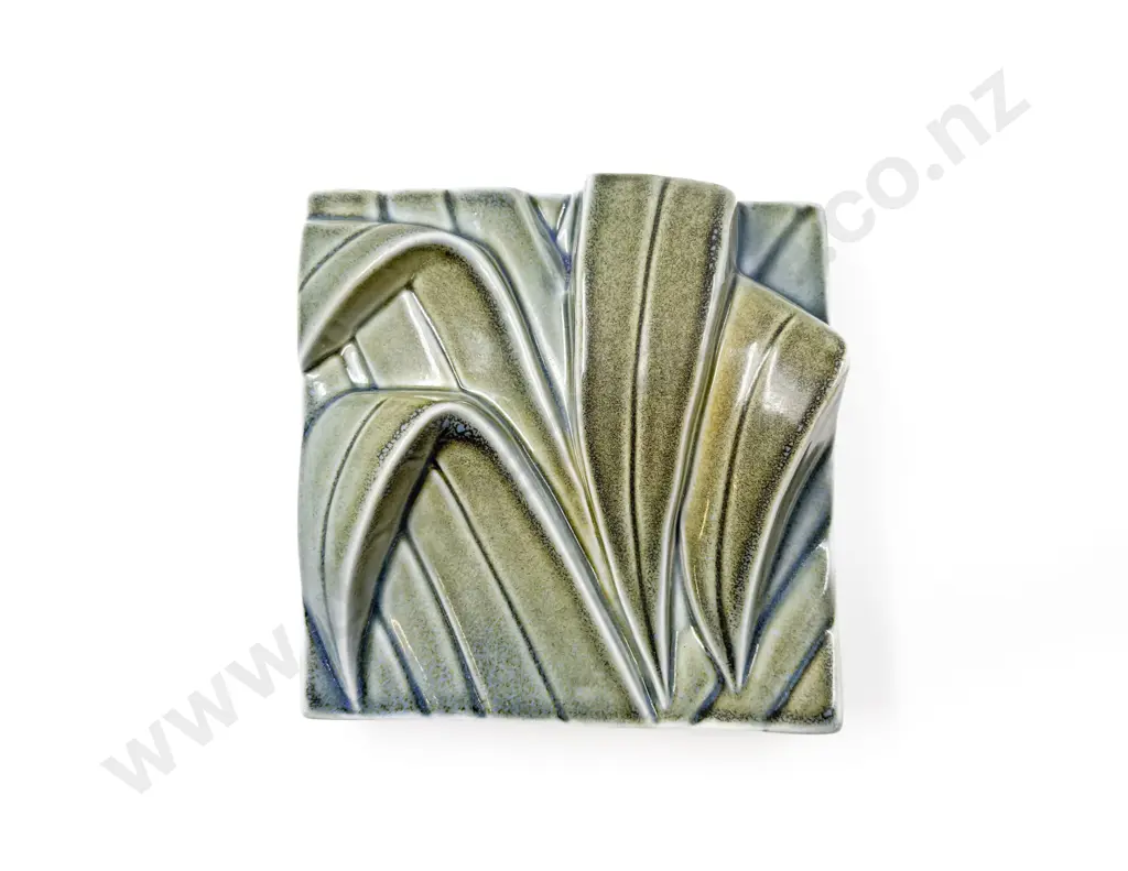 Bob Steiner Flax Wall Plaque Image 1++