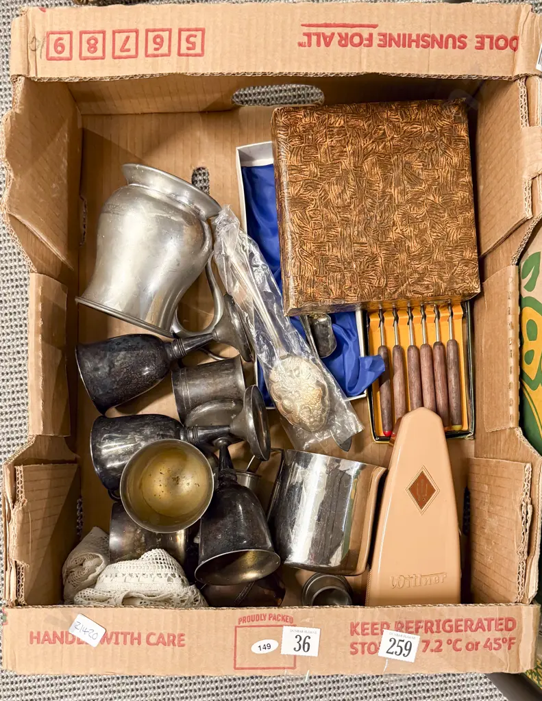 Box of Assorted including Bakelite Wittner Metronome Image 1++
