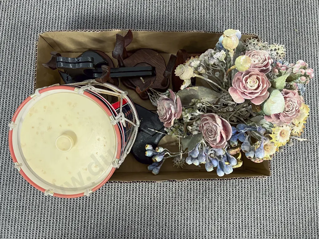 Box of Assorted incl Plate Stands & Floral Display Image 1++