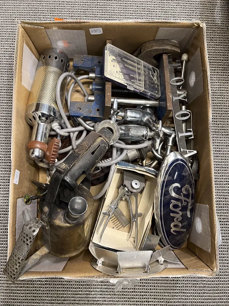 Box of Assorted Metal Ware incl Ford & Toyota Car Badges Image 1++