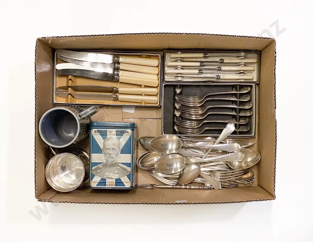 Box of Assorted Cutlery incl Bone Handled & Other Image 1++