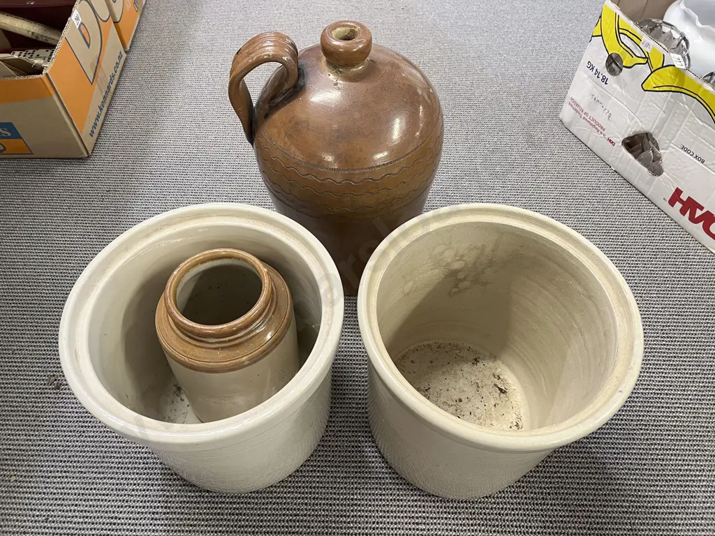 Four Crocks Image 1++