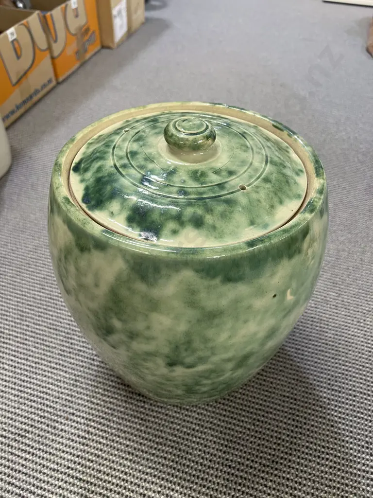 NZ Pottery Lidded Crock Image 1++