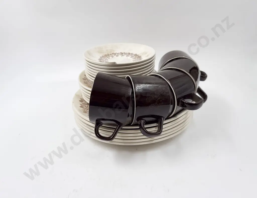 Crown Lynn Part Dinner Set Image 1++