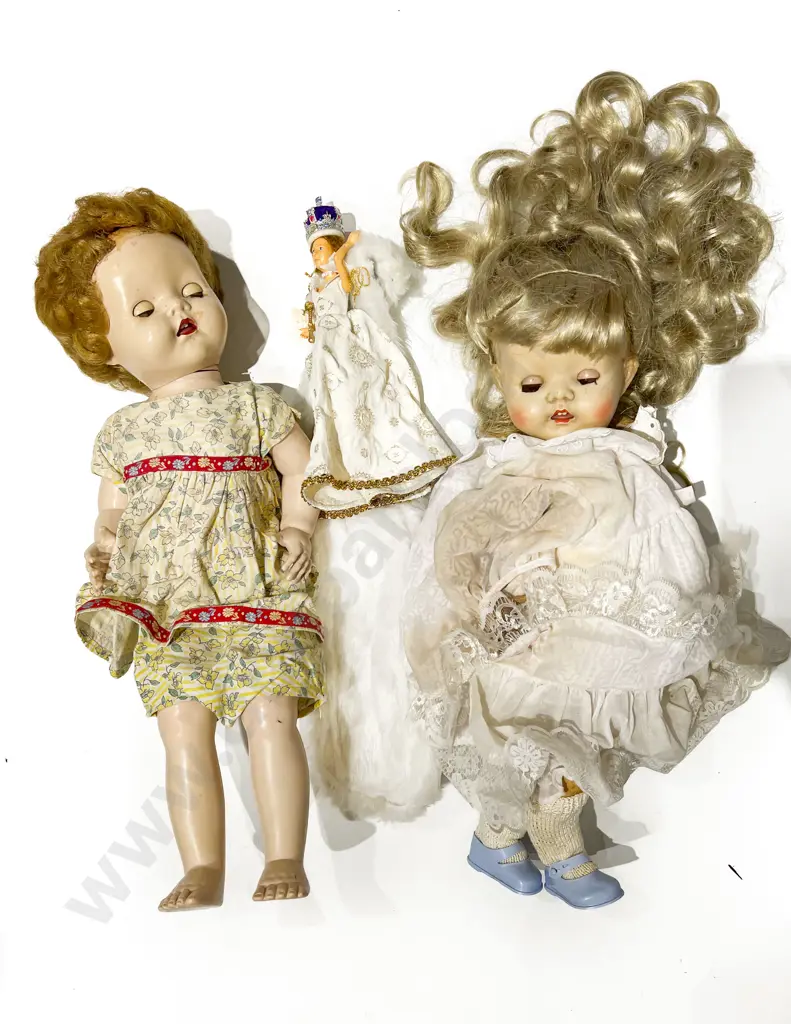 Selection Vintage & Modern Dolls Image 1++