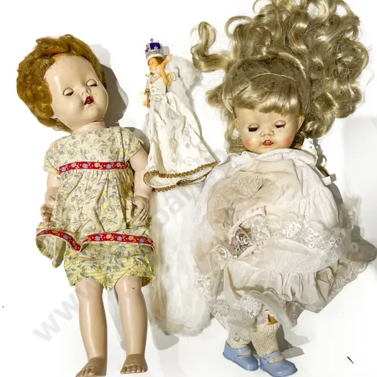 Selection Vintage & Modern Dolls