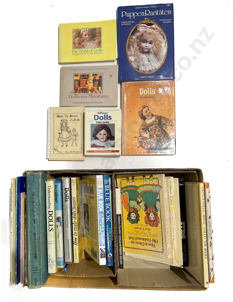 Quantity Doll Collecting Reference Books Image 1++