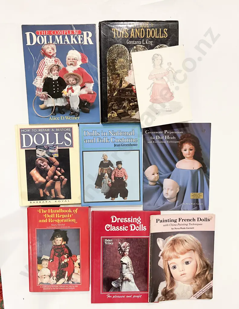 Quantity Doll Collecting Reference Books Image 1++