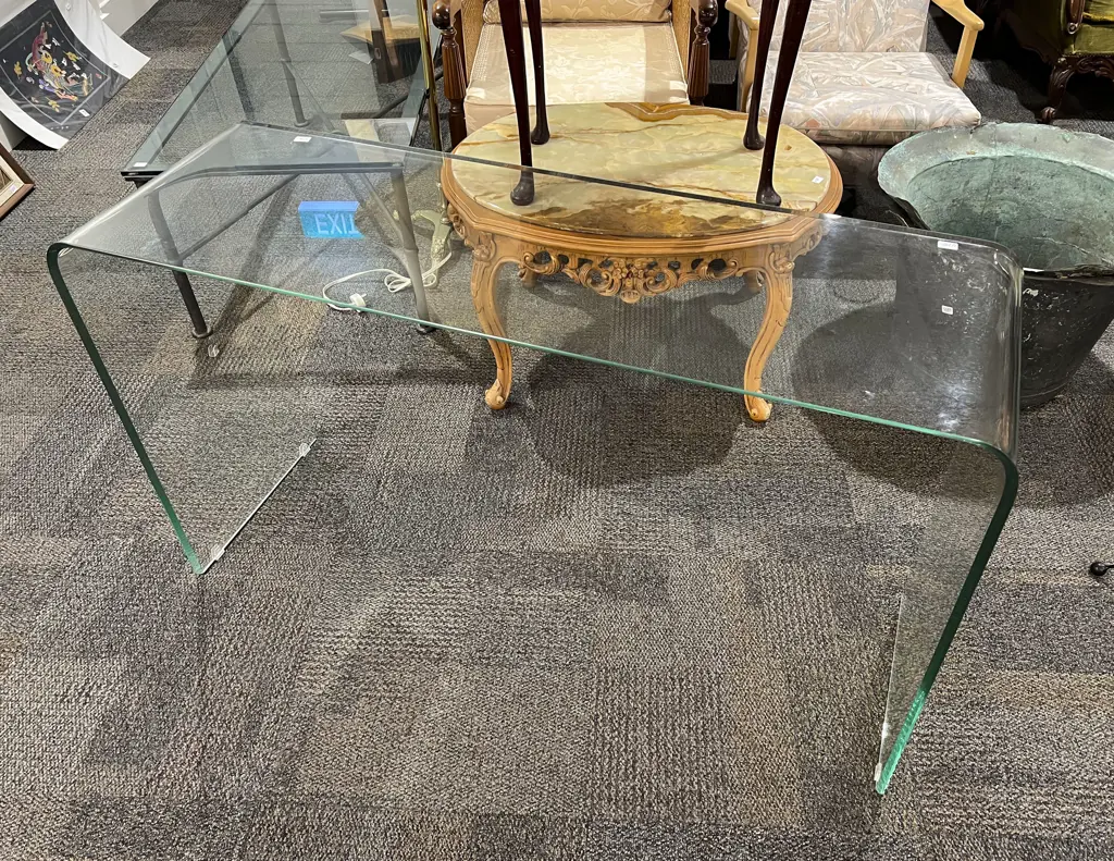 Modern Design Curved Glass Console Table Image 1++