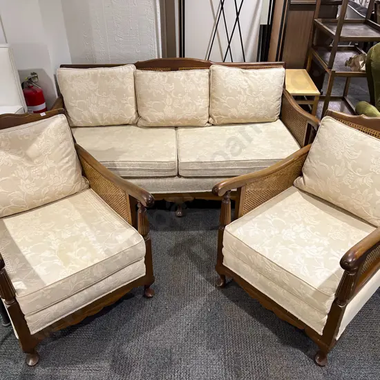 A Three Piece Wycombe Back Conservatory Suite