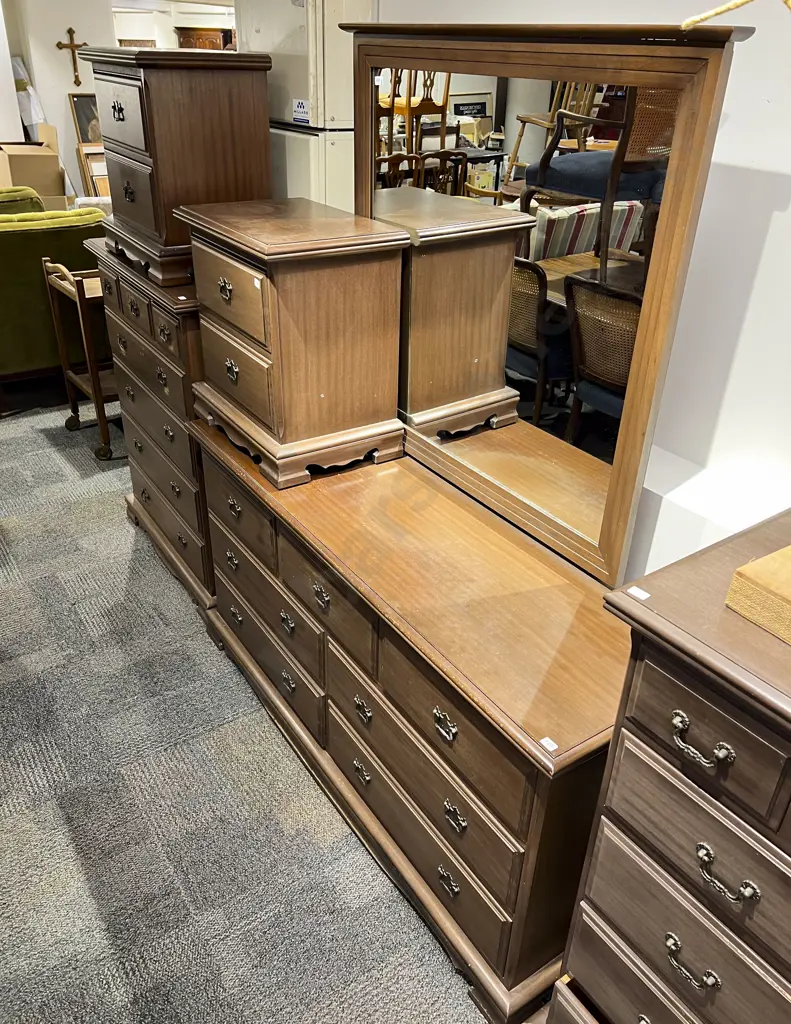 Five Piece Mahogany Bedroom Suite Image 1++
