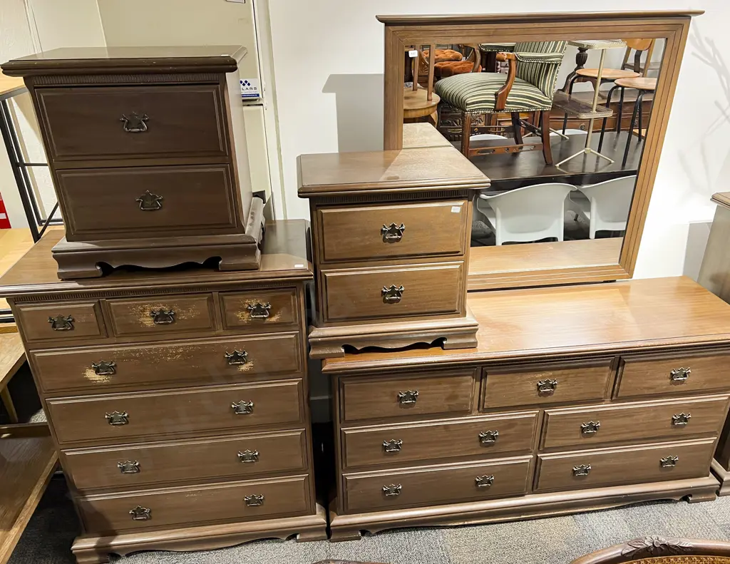 Five Piece Mahogany Bedroom Suite Image 1++