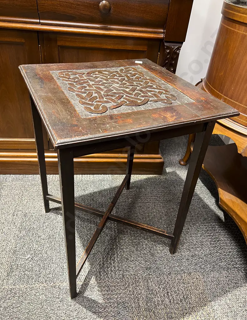 Chip Carved Top Occasional Table Image 1++