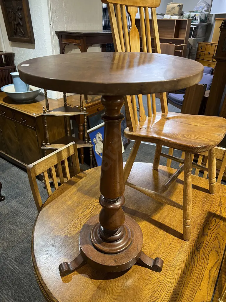 Mahogany Circular Occasional Table on Turned Wood Base Image 1++