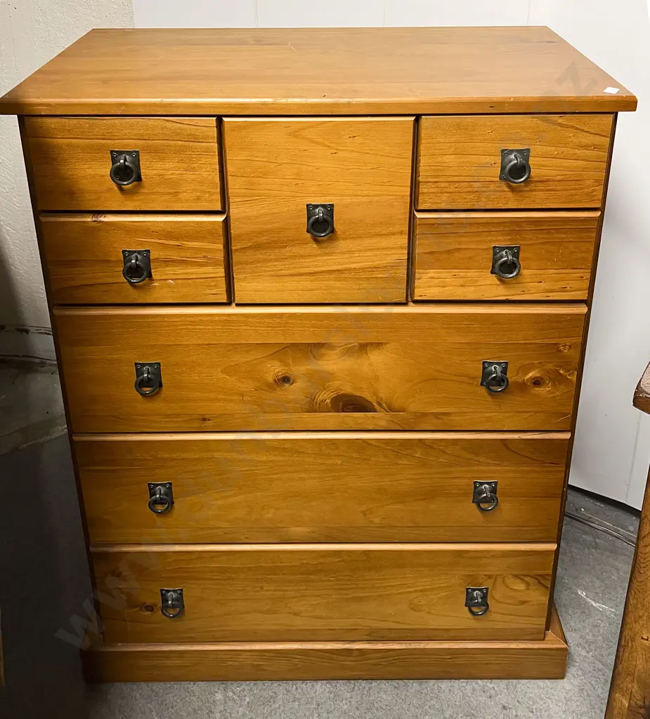 Modern Scotch Chest Image 1++