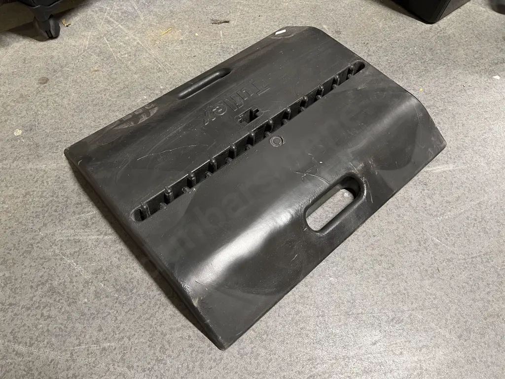 Modern Weighted Shop Sign Holder Image 1++