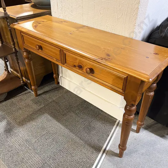 Rimu Hall Table