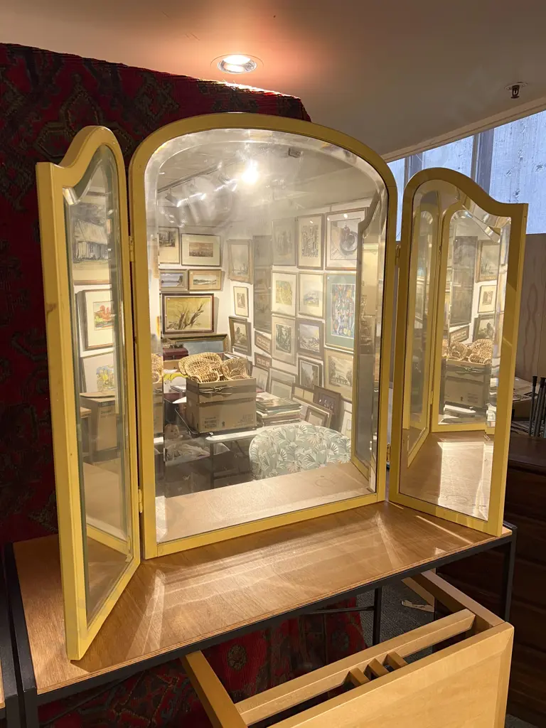 Bevelled Three Panel Dressing Mirror Image 1++