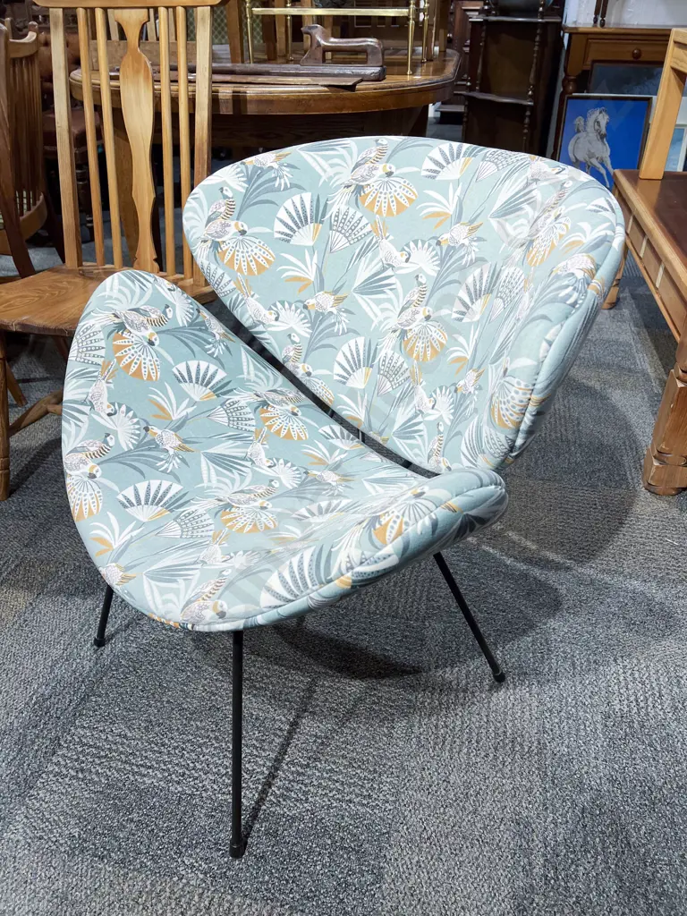 Mid C20th Lip Chair with Modern Upholstery Image 1++