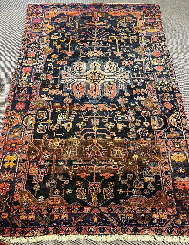 Persian Woollen Floor Rug Image 1++