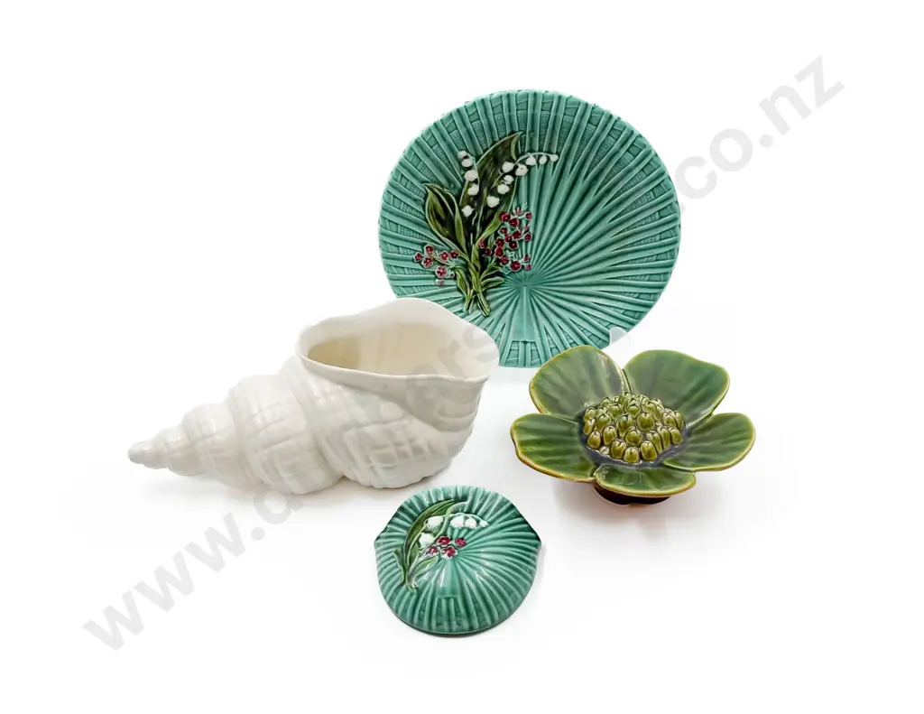 Two Pieces of Majolica together with Shell Vase & Other Image 1++