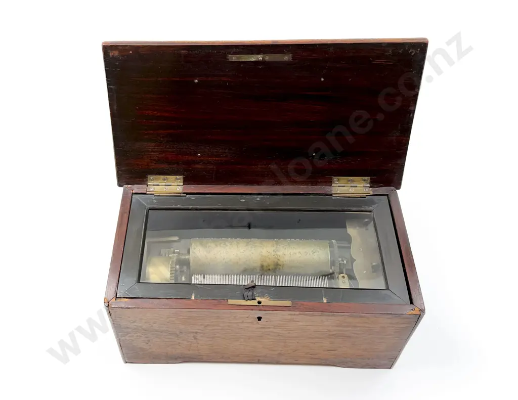 Vintage Music Box Image 1++