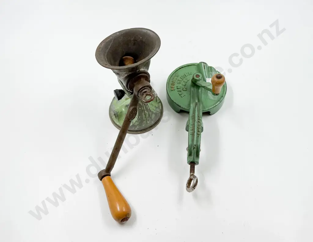 Vintage Bean Slicer & Grinder Image 1++