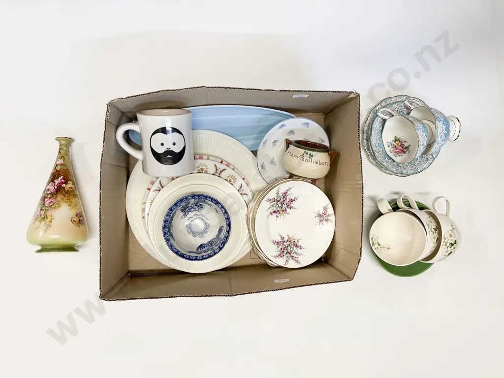 Quantity of Assorted China incl Clarice Cliff Image 1++