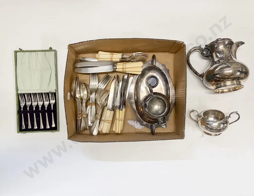 Quantity of Assorted S/P incl Cutlery and Some Bone Handled Image 1++