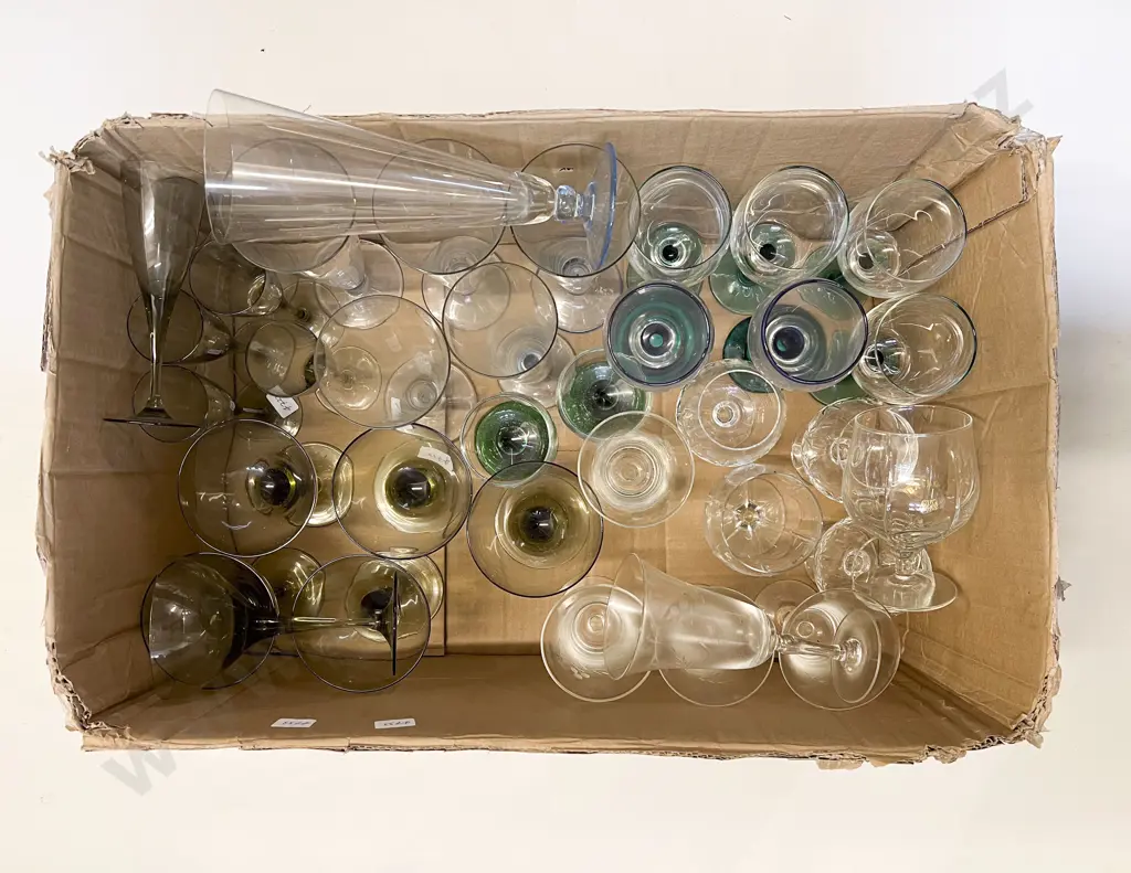 Box Quantity of Assorted Glassware Image 1++