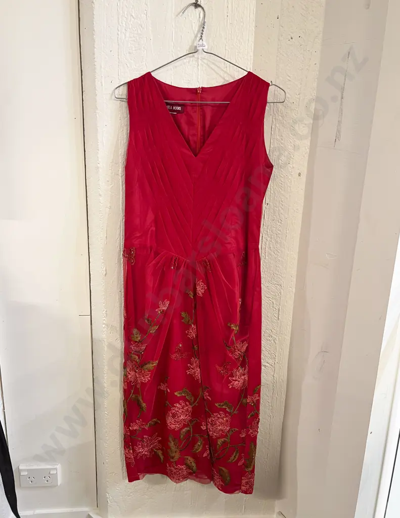 Quantity of Assorted Vintage Clothing incl Jacket Furs etc Image 1++