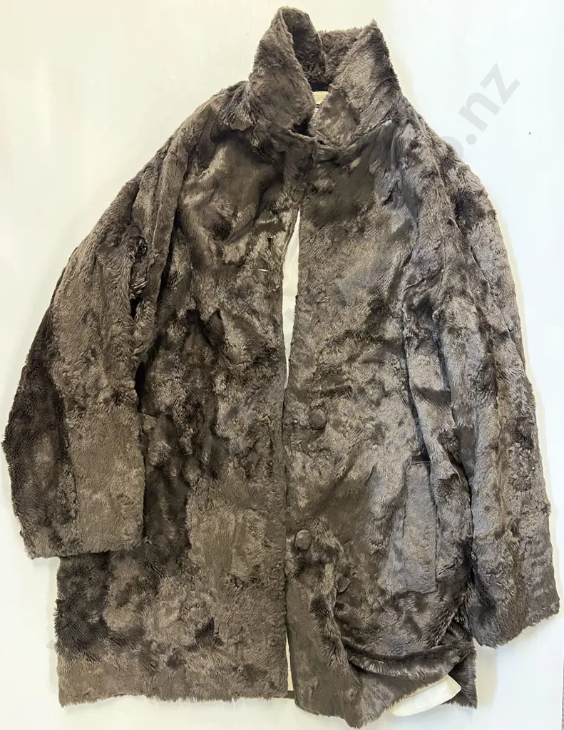 Quantity of Assorted Vintage Clothing incl Jacket Furs etc Image 1++