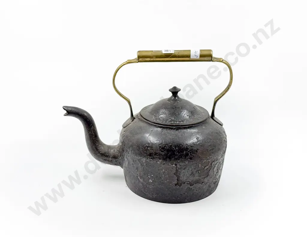 Vintage Cast Iron Teapot Image 1++