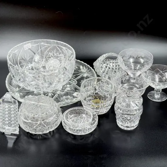 Quantity of Assorted Crystal & Glassware