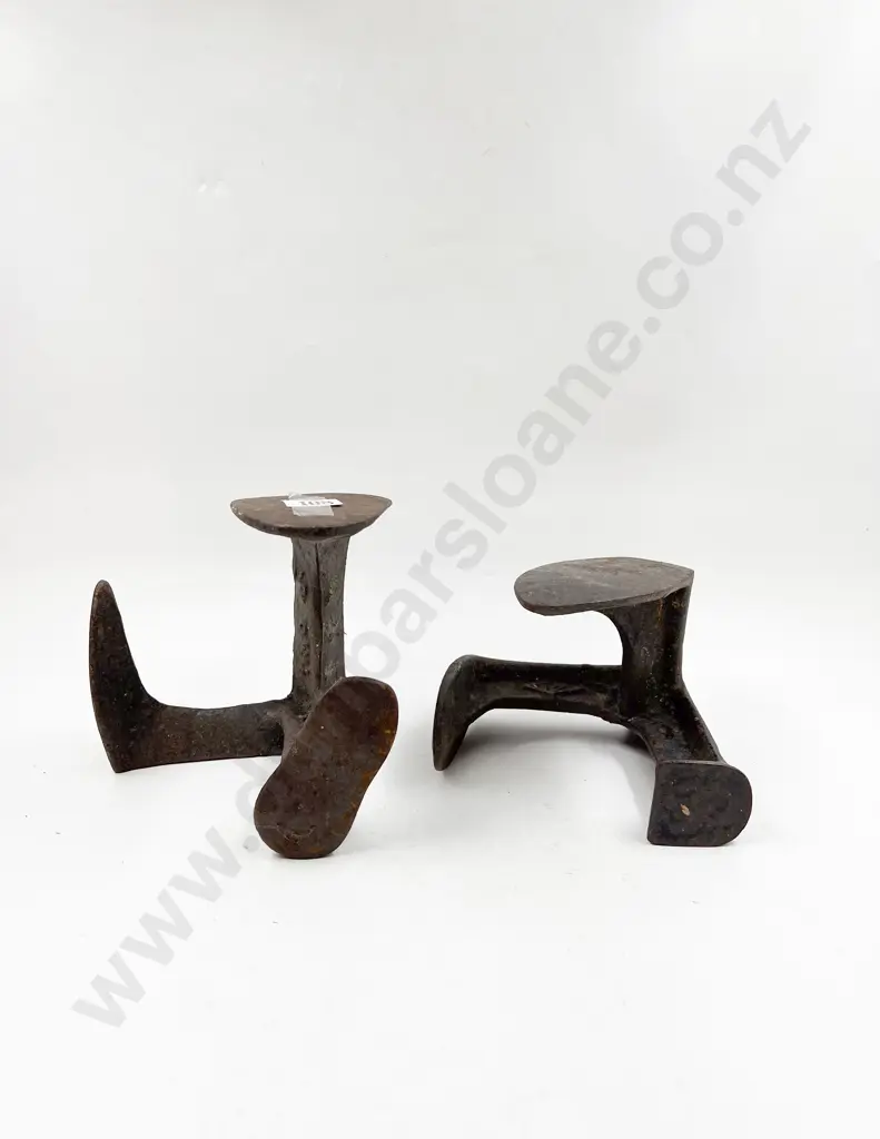 Two Vintage Cast Iron Shoe Lasts Image 1++