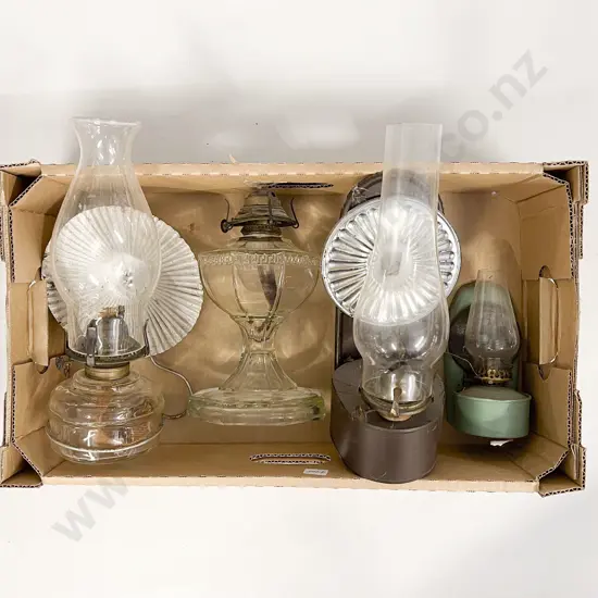 Quantity of Assorted Vintage Lamps etc