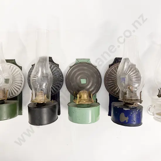 Quantity of Assorted Vintage Lamps etc