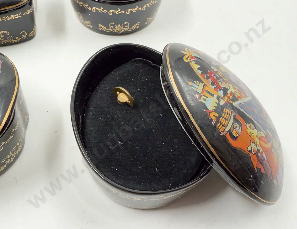 Four Small Franklin Mint Music Boxes Image 1++