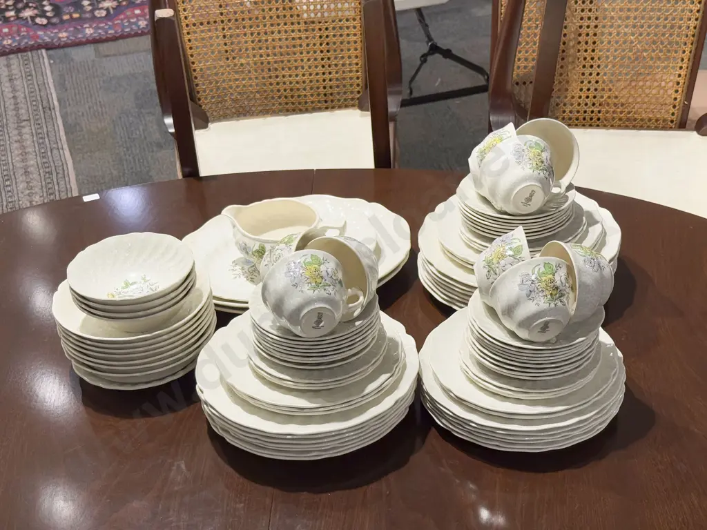 Royal Doulton "Sutherland" Part Dinner Set Image 1++