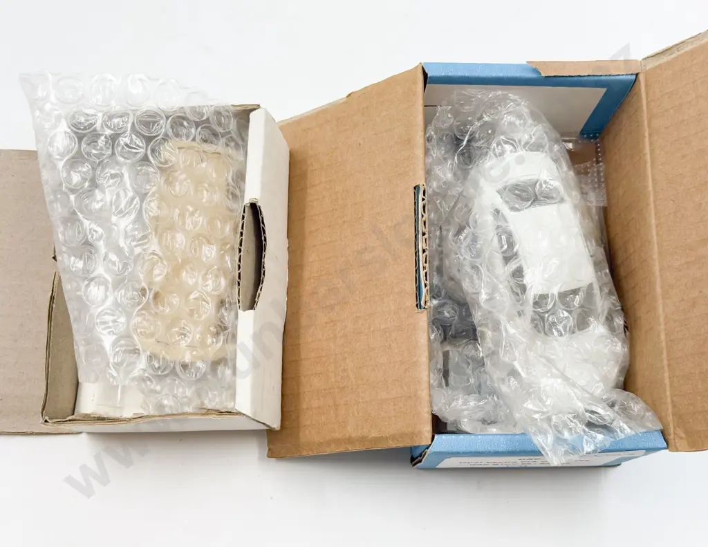 Two Mixed Manufacture Resin & Diecast Kit Set 1/43 Scale Model Cars Image 1++