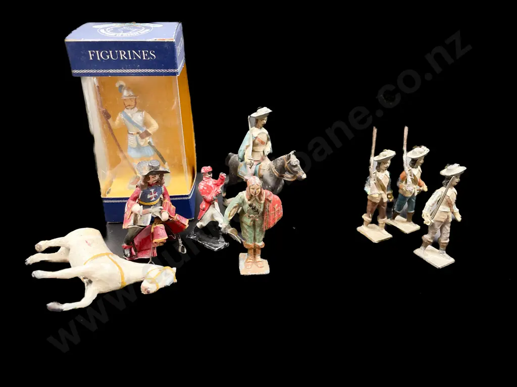 Small Quantity of Lead Figures etc Image 1++