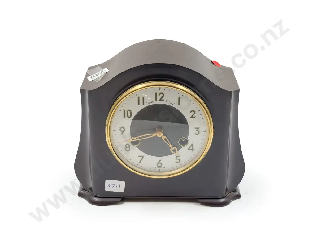 Vintage Bakelite Mantle Clock Image 1++