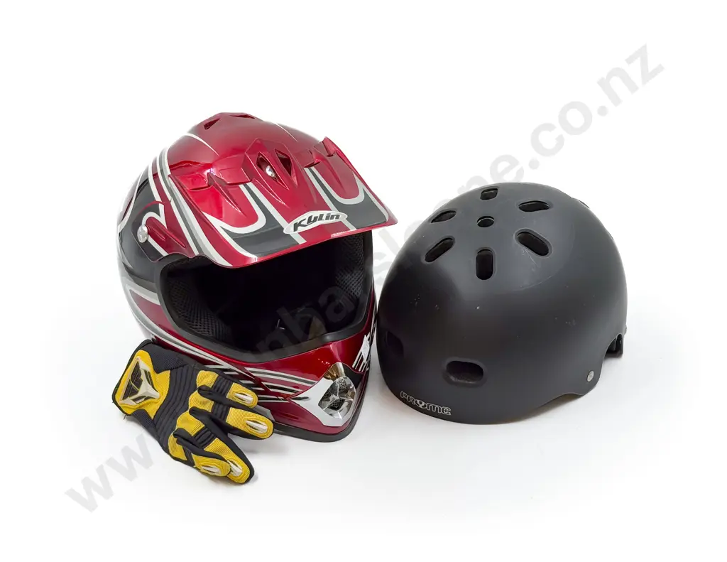 Sarah Walker Signed BMX Helmet together with Modern BMX Helmet Image 1++