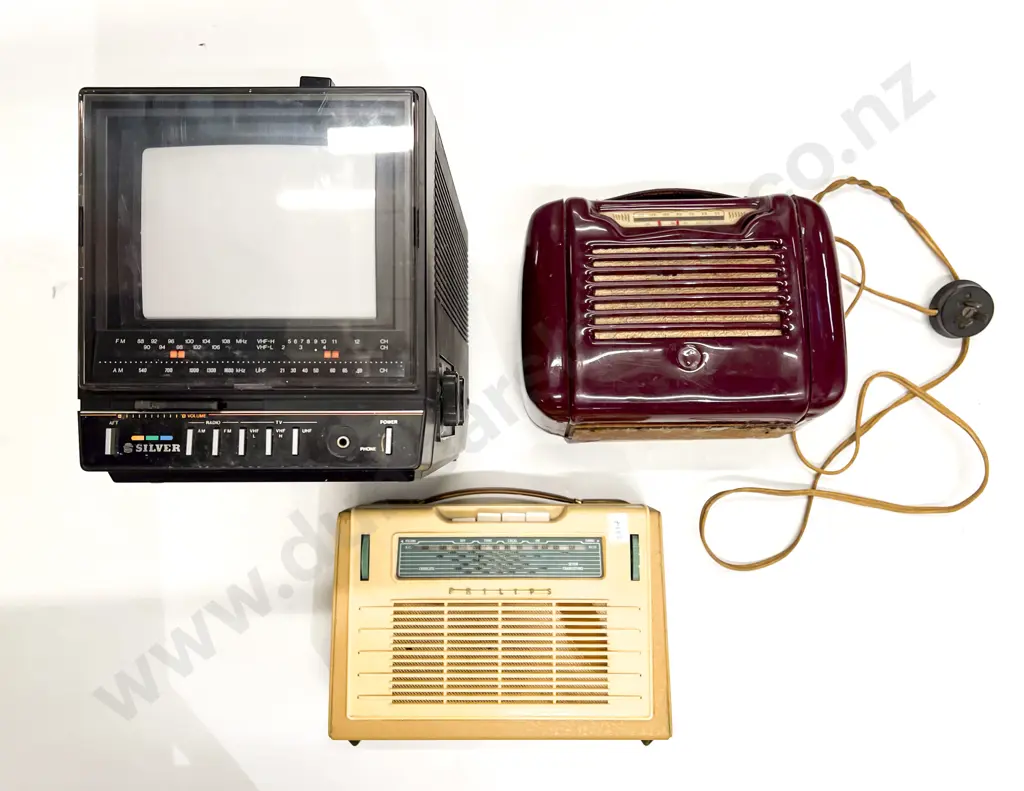 Vintage Portable Television & Two Portable Radios Image 1++