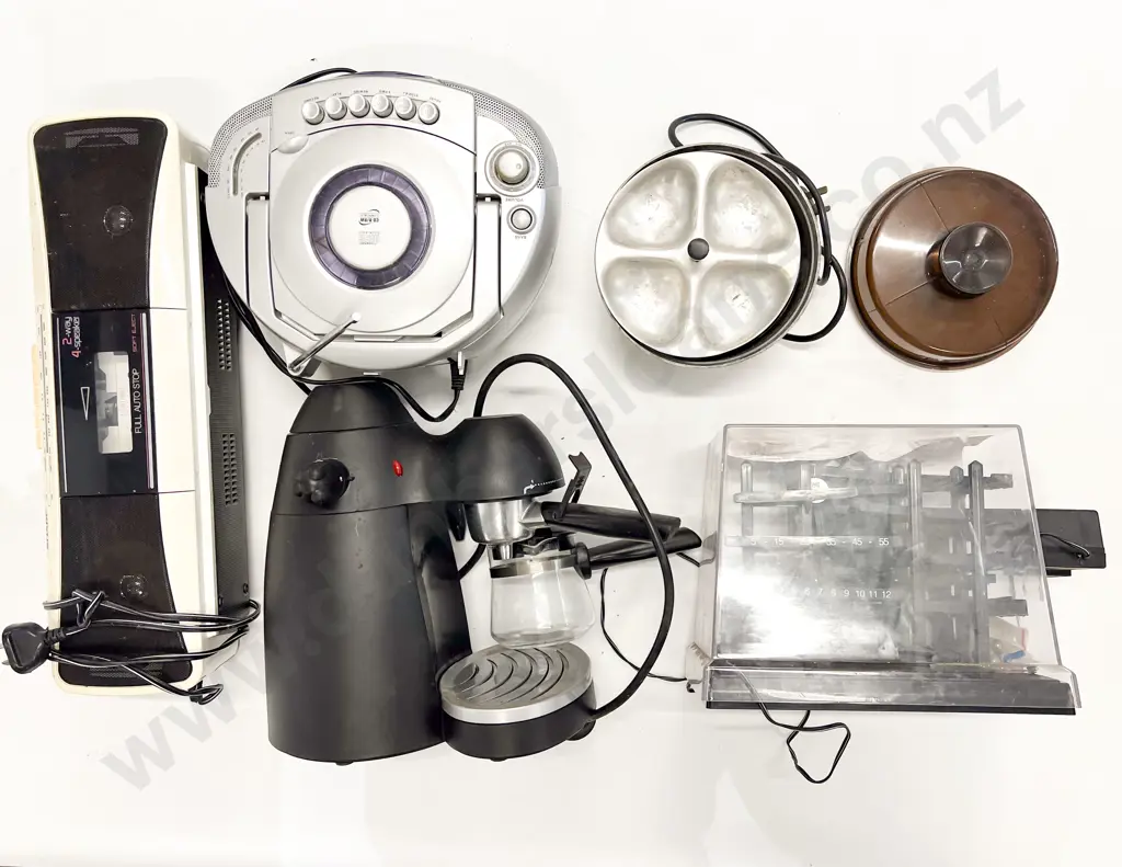 Box Quantity of Assorted incl Coffee Machine Image 1++