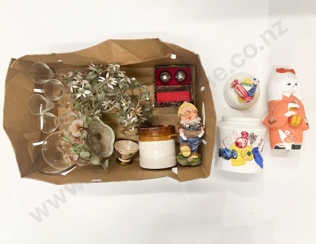 Box Quantity of Assorted Image 1++