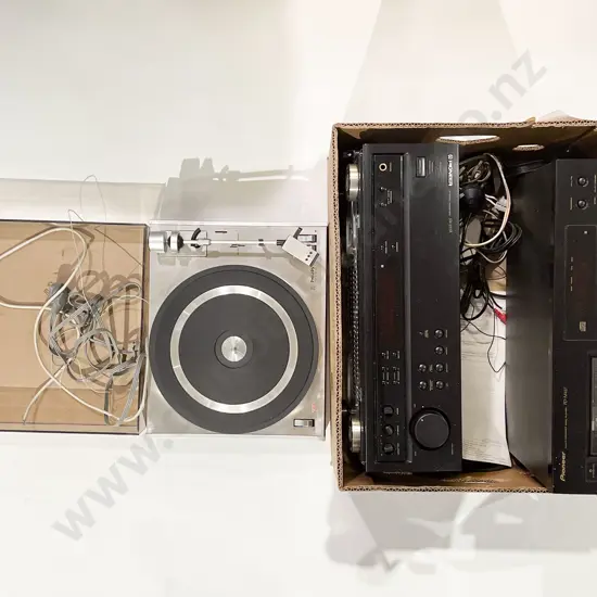 Pioneer Sound System incl Record Player & Speakers