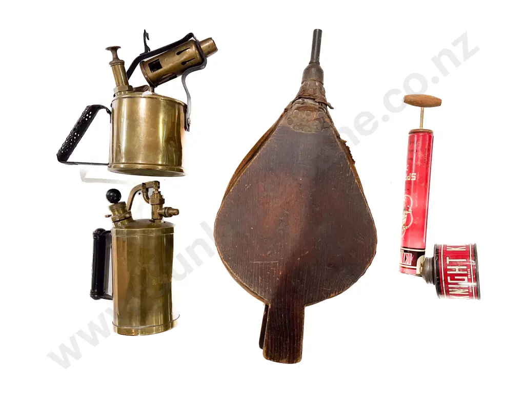 Box Quantity of Assorted Vintage incl Weed Sprayers & Bellows Image 1++