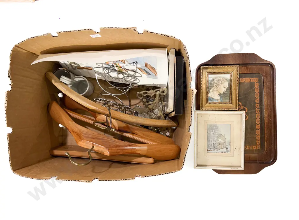 Quantity of Assorted incl Small Easels etc Image 1++